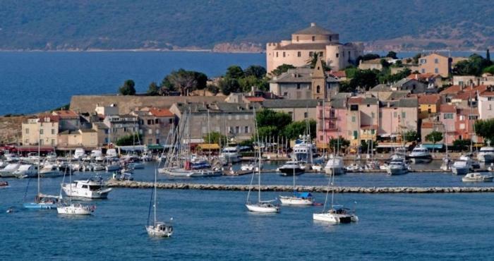 Appartement Plein Centre Saint Florent Face Au Port Eksteriør billede